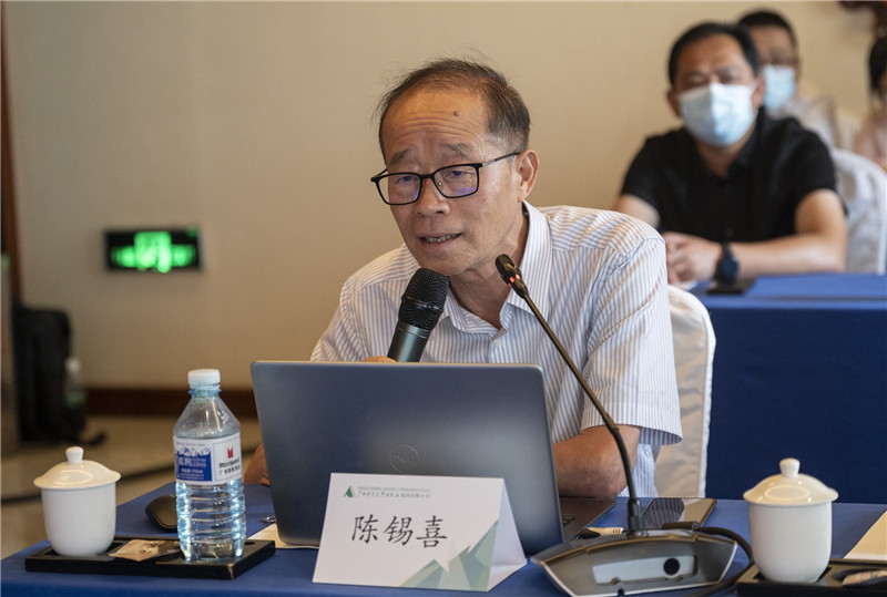 9 上海交通大學(xué)講席教授、中央馬克思主義理論研究和建設工程首席專(zhuān)家陳錫喜作主旨演講（李顯楊 攝）.jpg