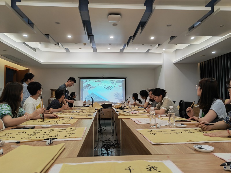 現場(chǎng)書(shū)法練習.JPG