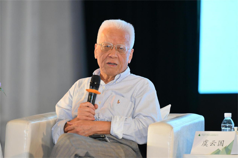 圓桌對談，上海師范大學(xué)人文學(xué)院教授虞云國發(fā)言.jpg