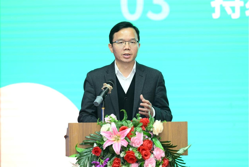 廣西師范大學(xué)出版社集團黨委副書(shū)記、總編輯湯文輝發(fā)表主題講話(huà).jpg