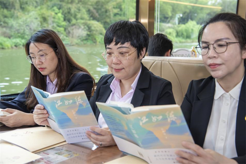 桂林市人民醫院參與者共同誦讀《江如練》.jpg