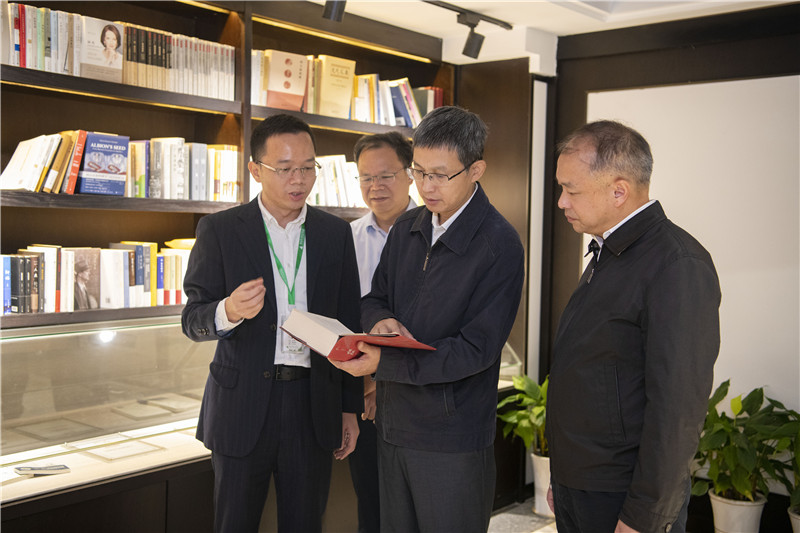 參觀(guān)社史館.jpg