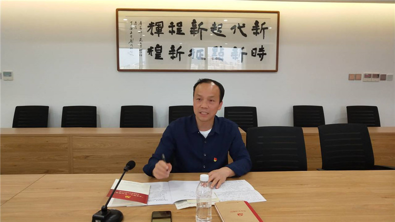 1-2莫曲波同志給支部黨員上專(zhuān)題黨課.jpg